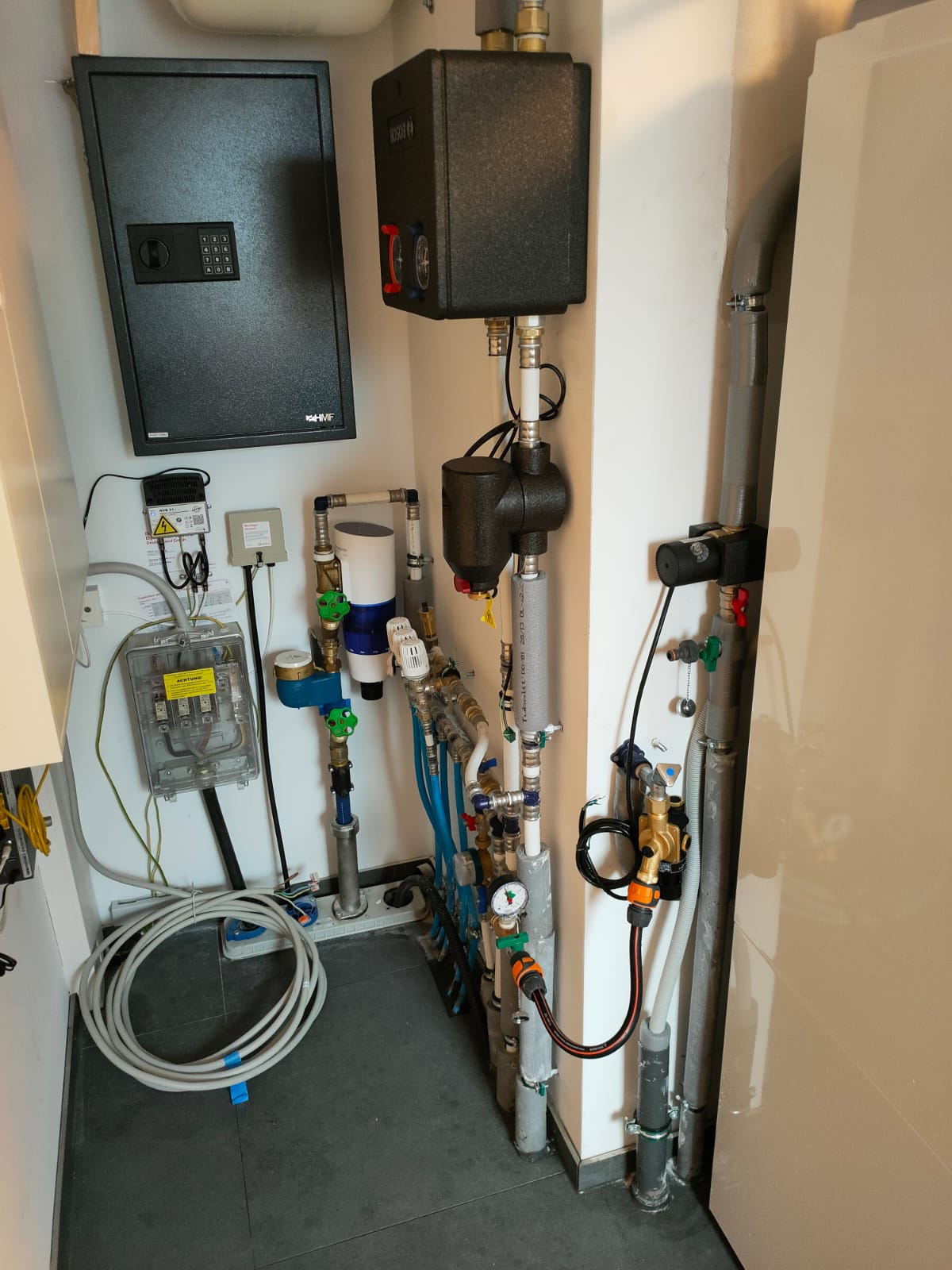 12f40aaa-3765-4299-8fe4-2dcfdd4549fc